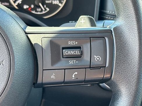 Used 2024 Nissan Rogue S image 27