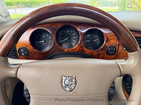 Used 1999 Jaguar XJ8 L RWD image 38