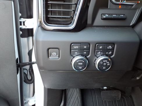 Used 2024 GMC Sierra 2500 Denali w/ Technology Package image 9