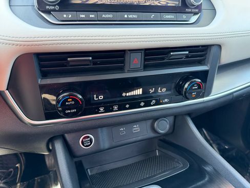 Used 2023 Nissan Rogue SV FWD image 26