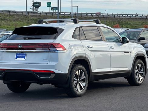New 2026 Volkswagen Atlas Cross Sport SE image 3