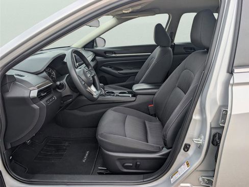 Used 2023 Nissan Altima 2.5 SV image 11