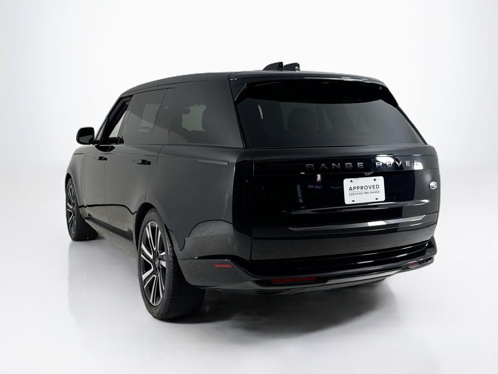 Used 2023 Land Rover Range Rover Long Wheelbase SE AWD/4WD image 3