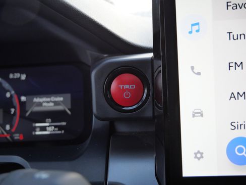 Used 2024 Toyota Tacoma TRD Off-Road image 29