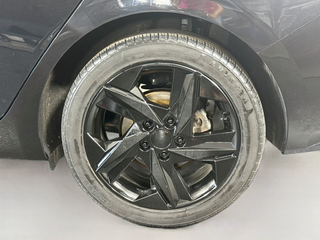 Used 2021 Hyundai Elantra Limited FWD image 36