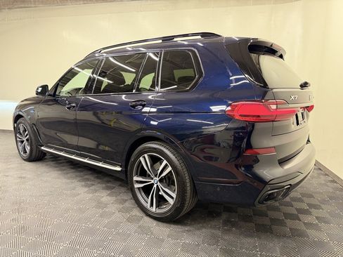 Used 2022 BMW X7 xDrive40i w/ M Sport Package AWD/4WD image 4