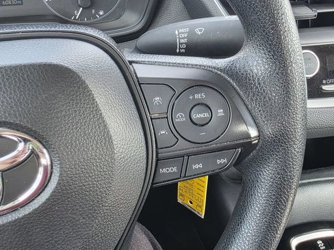 Used 2024 Toyota Corolla LE FWD image 27