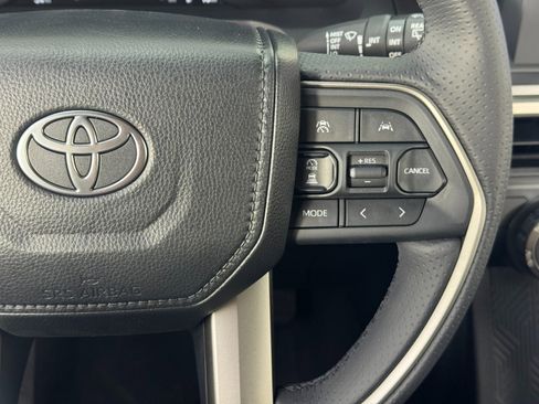 Used 2025 Toyota 4Runner SR5 image 21