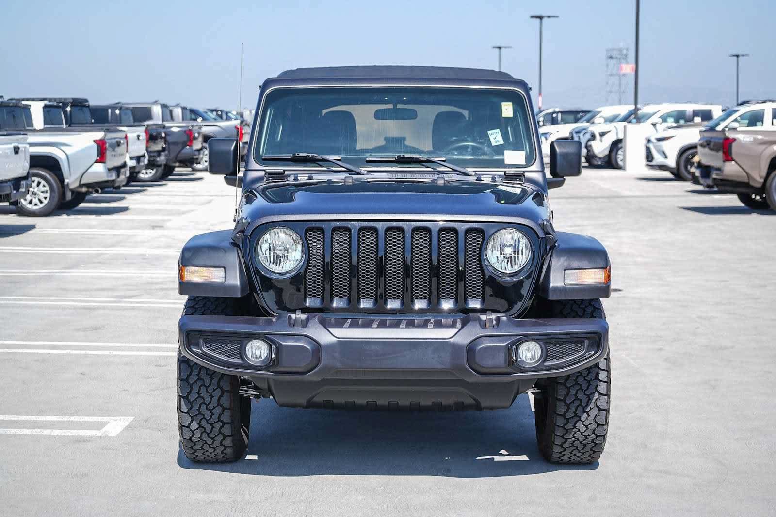Used 2022 Jeep Wrangler Unlimited Sport AWD/4WD image 2