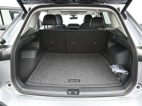 New 2026 Volkswagen Tiguan SE AWD/4WD image 12