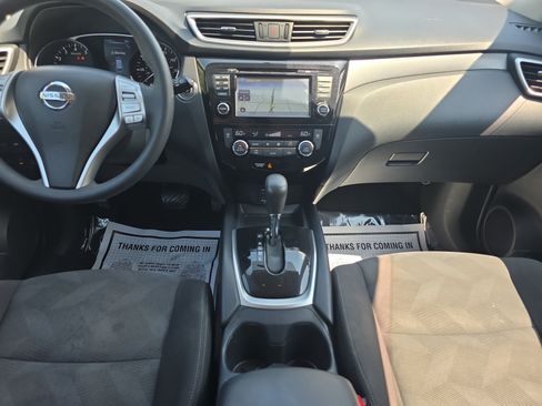 Used 2016 Nissan Rogue SV w/ SV Premium Package AWD/4WD image 11