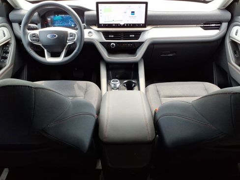 Used 2026 Ford Explorer Active AWD/4WD image 10