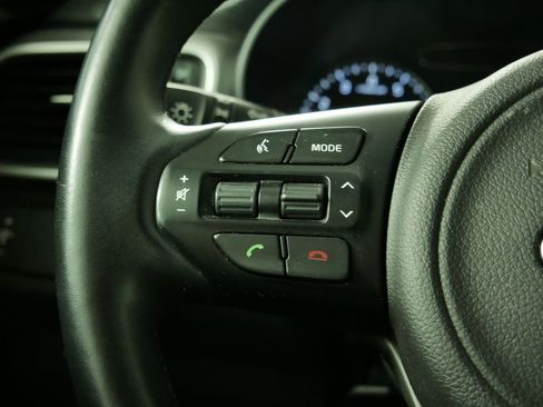 Certified 2017 Kia Sorento LX w/ LX Convenience Package image 20