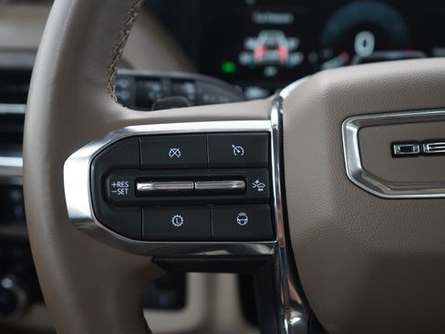 Used 2025 GMC Yukon XL Denali w/ Denali Reserve Package AWD/4WD image 28