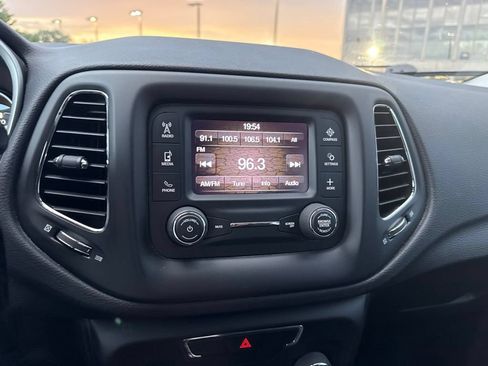 Used 2018 Jeep Compass Latitude AWD/4WD image 6