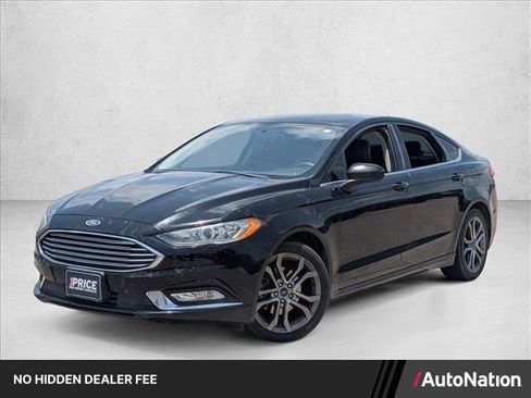 Used 2017 Ford Fusion SE w/ Equipment Group 201A FWD image 1