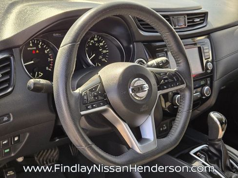 Used 2020 Nissan Rogue SV FWD image 21