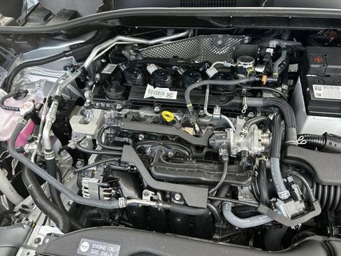Used 2026 Toyota Corolla Cross XLE FWD image 35