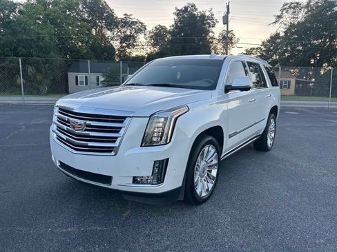 Used 2020 Cadillac Escalade Platinum AWD/4WD image 1
