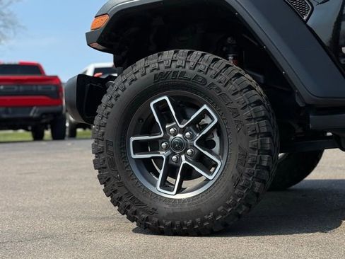 Used 2024 Jeep Gladiator Mojave w/ Convenience Group image 52