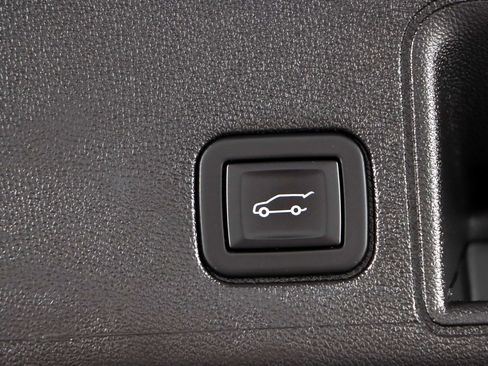 Used 2023 GMC Terrain SLT image 29