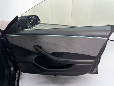 Used 2025 Tesla Model 3 Long Range RWD image 33