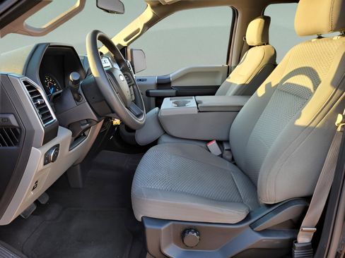 Used 2016 Ford F150 XLT image 9