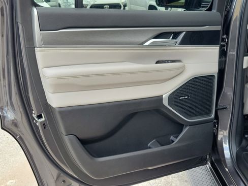 New 2026 Jeep Grand Wagoneer 4WD image 11
