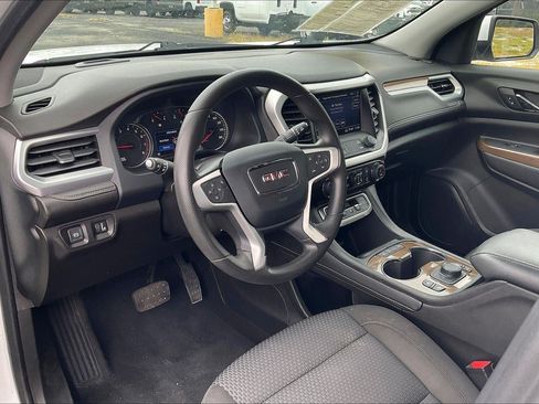 Used 2023 GMC Acadia SLE w/ Driver Convenience Package FWD image 15