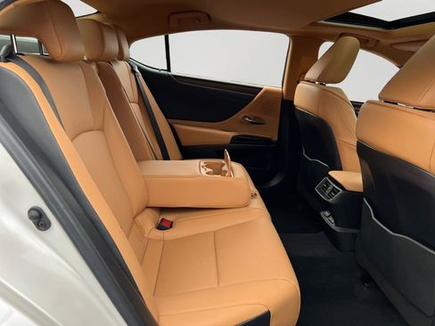 Certified 2024 Lexus ES 350 w/ Premium Package image 8