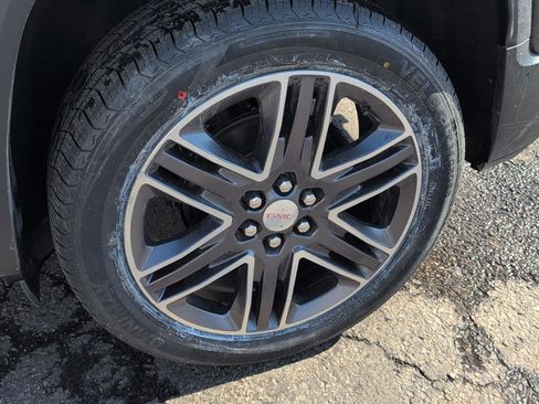 Used 2019 GMC Acadia SLE w/ Driver Alert Package I image 12