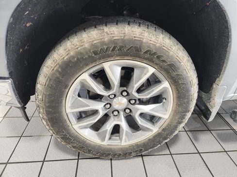 Used 2026 Chevrolet Silverado 1500 LT AWD/4WD image 7