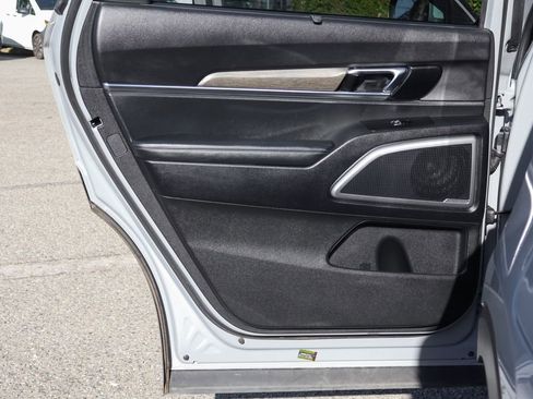 Used 2022 Kia Telluride EX w/ EX Premium Package image 37