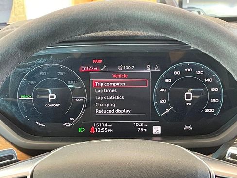 Used 2023 Audi e-tron GT Premium Plus image 25