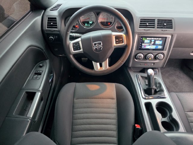 Used 2013 Dodge Challenger R/T RWD image 4