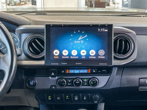 Used 2017 Toyota Tacoma TRD Off-Road RWD image 13
