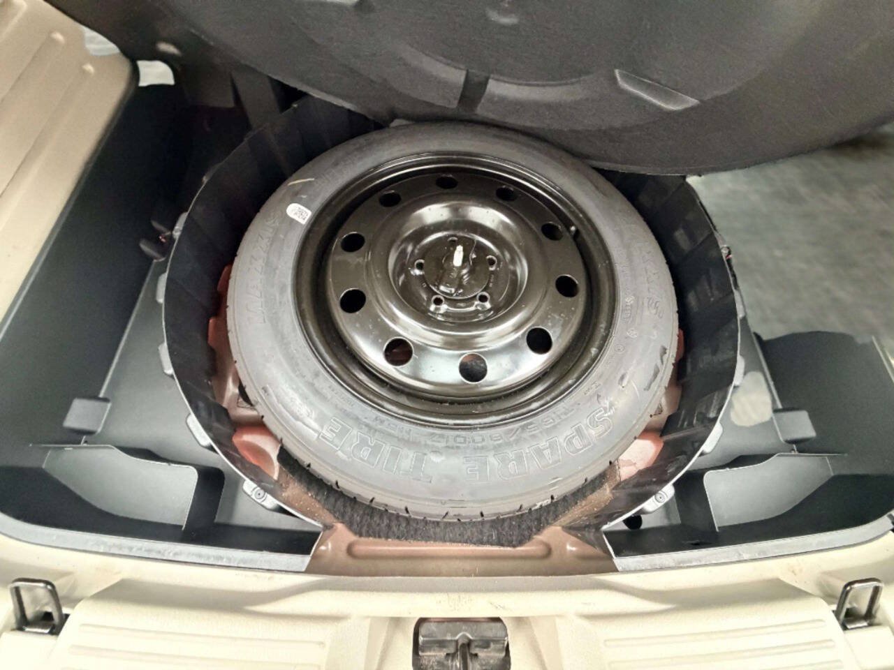 Used 2014 Lincoln MKX AWD w/ Equipment Group 102A image 6