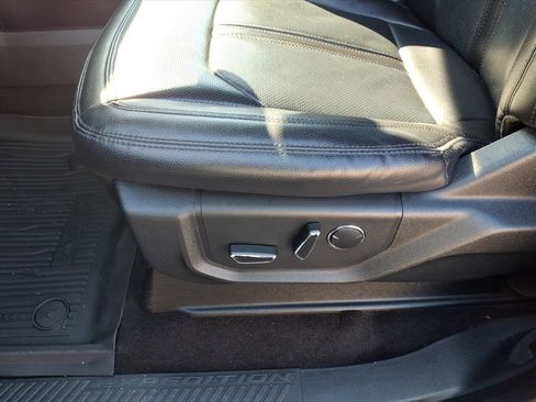 Used 2021 Ford Expedition Max Limited image 16