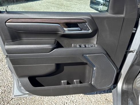 Used 2025 Chevrolet Silverado 1500 LT AWD/4WD image 19