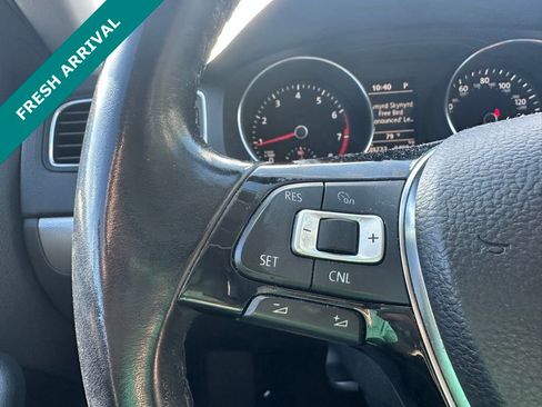 Used 2017 Volkswagen Jetta SE image 30