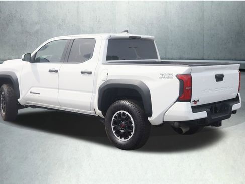 Used 2024 Toyota Tacoma TRD Off-Road AWD/4WD image 13