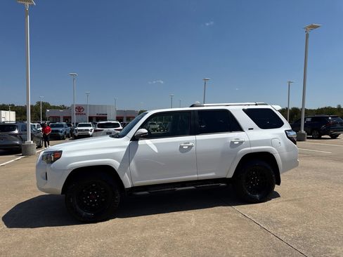 Used 2024 Toyota 4Runner SR5 Premium w/ Moonroof Package AWD/4WD image 3