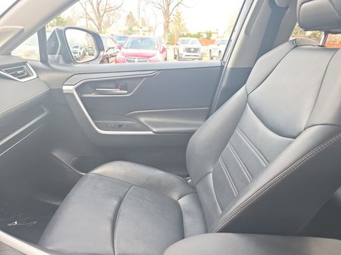 Used 2020 Toyota RAV4 XLE Premium image 25