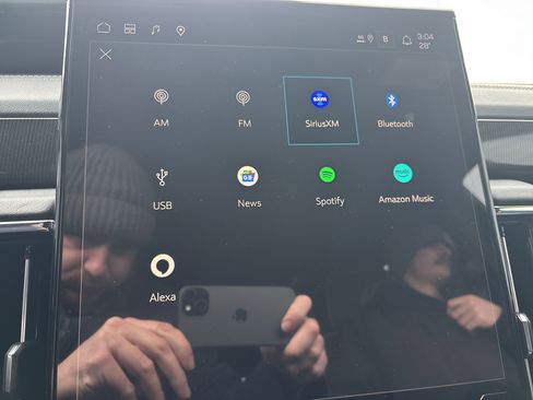 Used 2025 GMC Yukon Elevation w/ Elevation Premium Package image 32