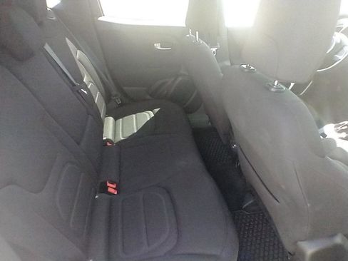 Used 2020 Jeep Renegade Latitude w/ Cold Weather Group FWD image 12