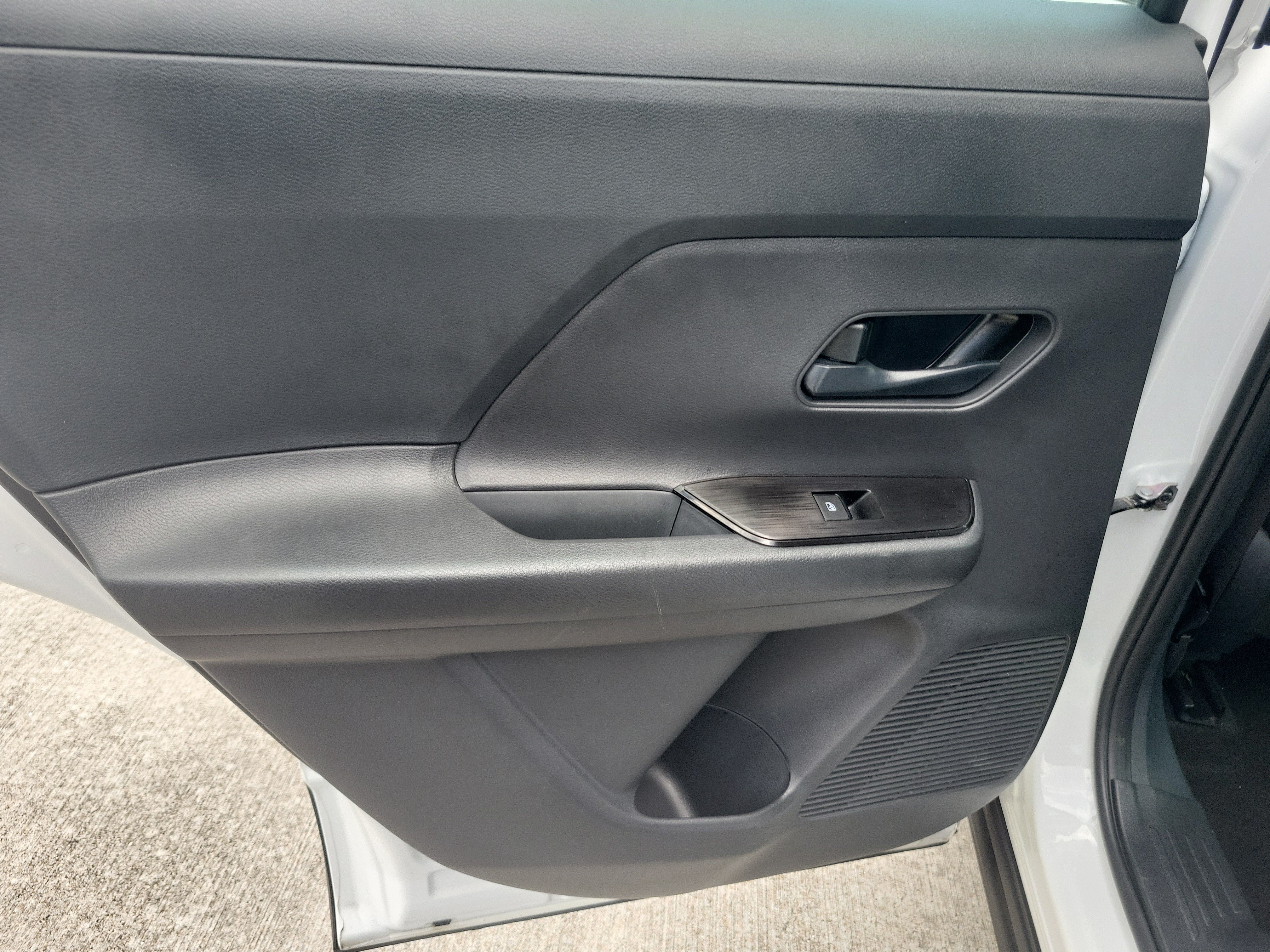 Used 2025 Nissan Kicks S FWD image 12