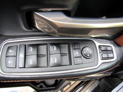 Used 2024 RAM 2500 Limited image 10