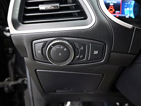 Used 2020 Ford Edge SEL w/ Cold Weather Package image 8