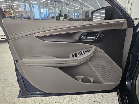 Used 2017 Chevrolet Impala LS image 22