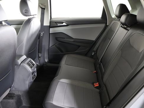 Used 2022 Volkswagen Taos SE w/ Driver Assistance Package image 32